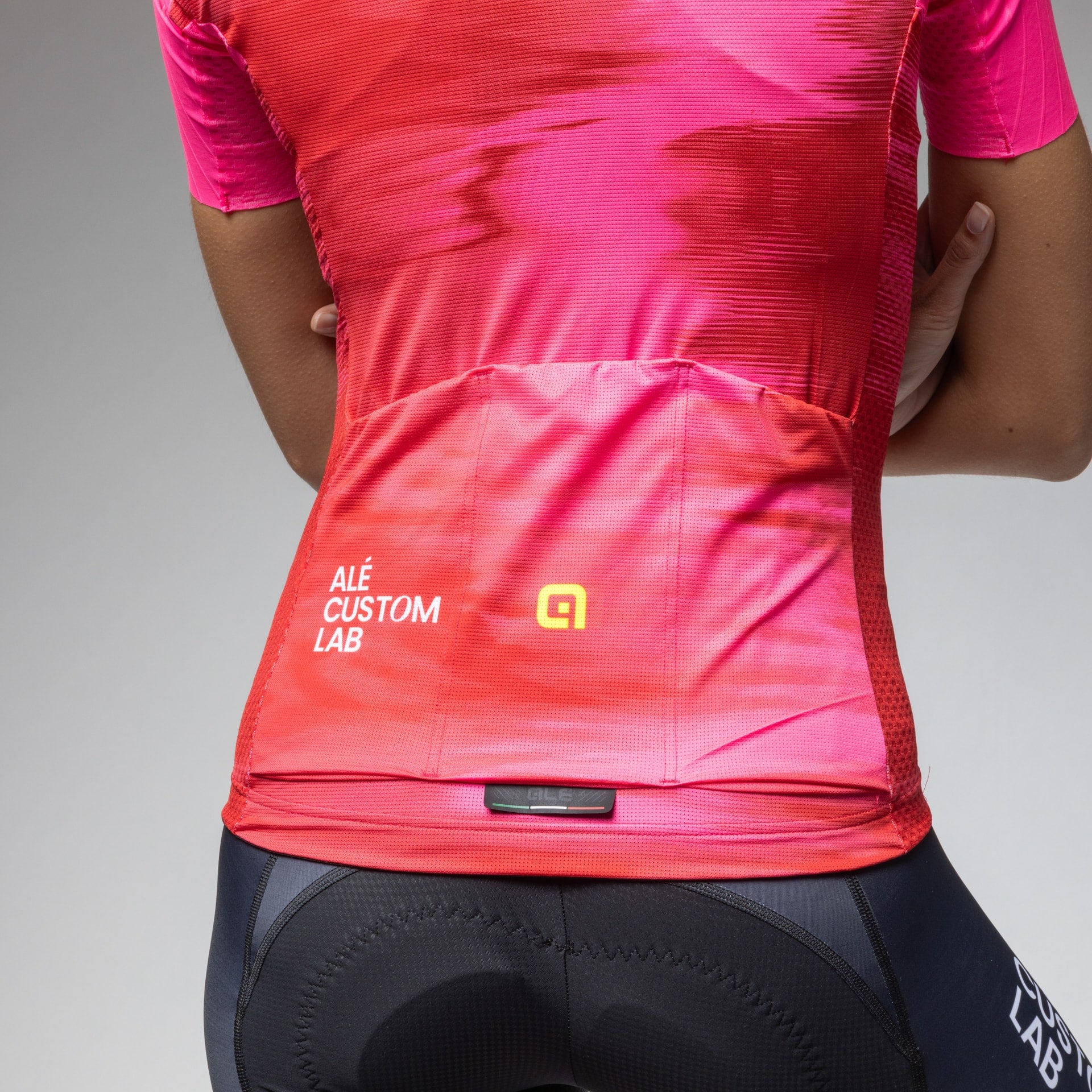 al-cycling-maglia-manica-corta-donna-body-mapping-e-tessuto-microforato image 6