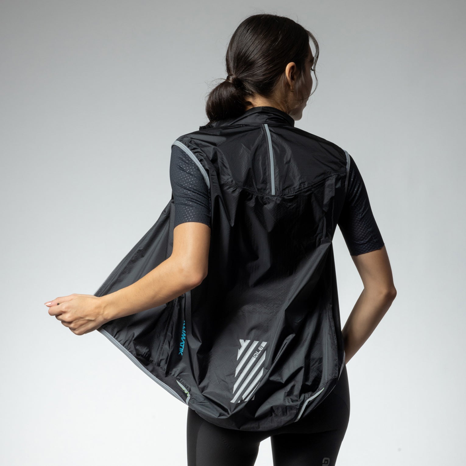 gilet-antipioggia-al-cycling-elements-donna image 2