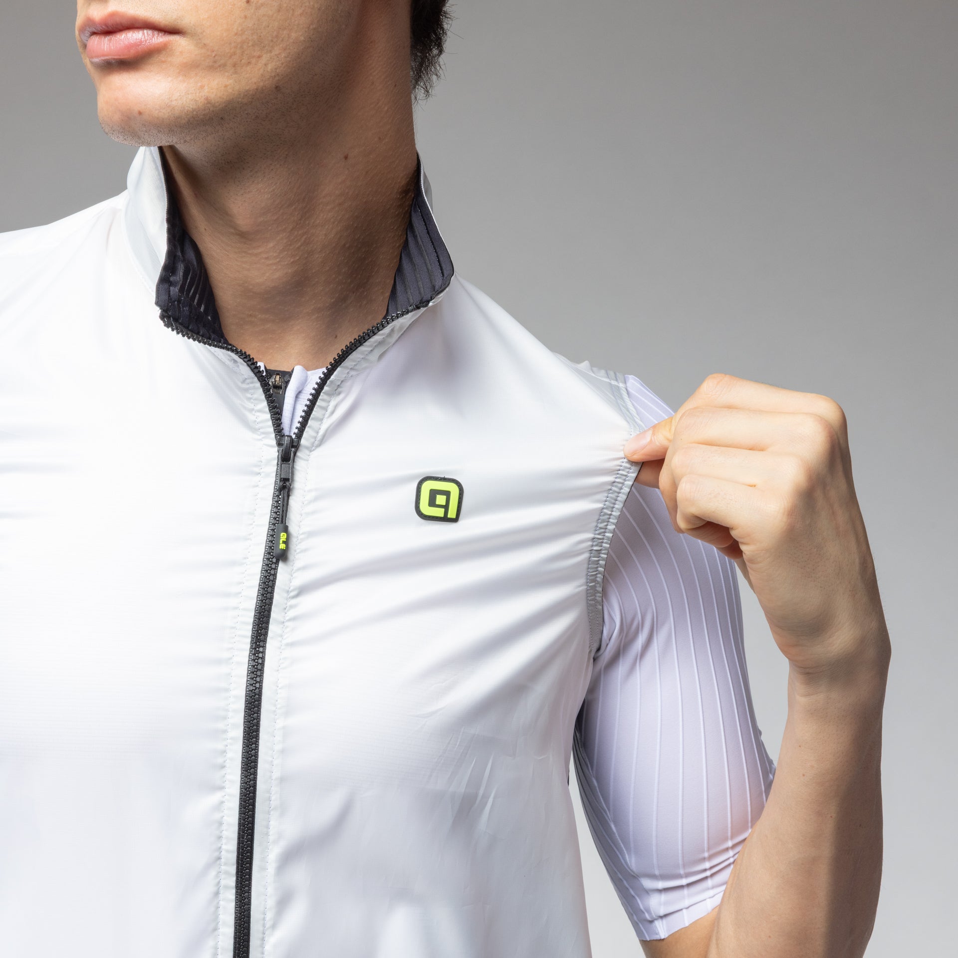 gilet-ciclismo-al-cycling-light-pack-2-0-uomo-antivento-ultraleggero-comprimibil image 2
