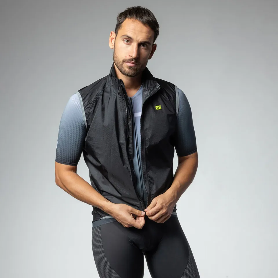 al-cycling-rainproof-vest-man-elements-shell image 1