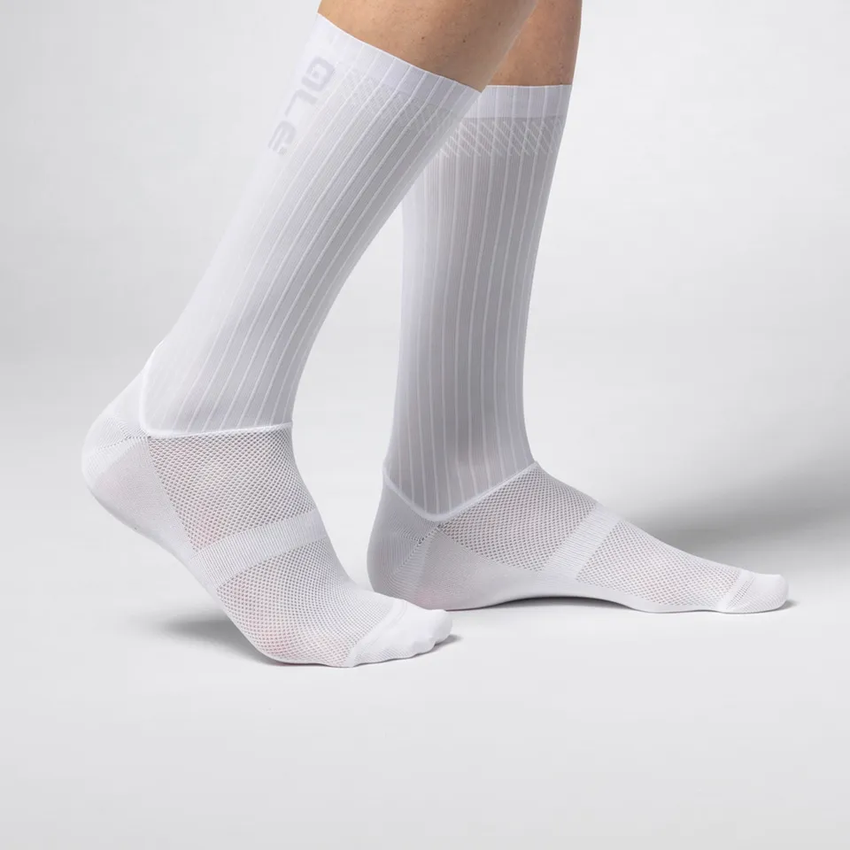 calzini-unisex-al-cycling-fluida-aerodinamici-con-grip-dots image 1