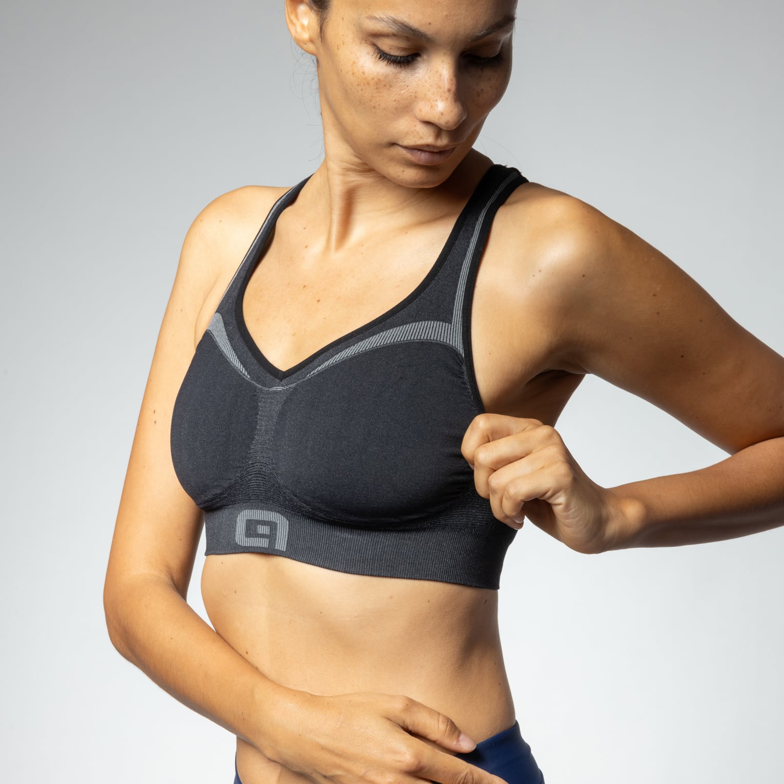 al-cycling-reggiseno-donna-ale-bra-intimo-tecnico-traspirante-con-sostegno image 2