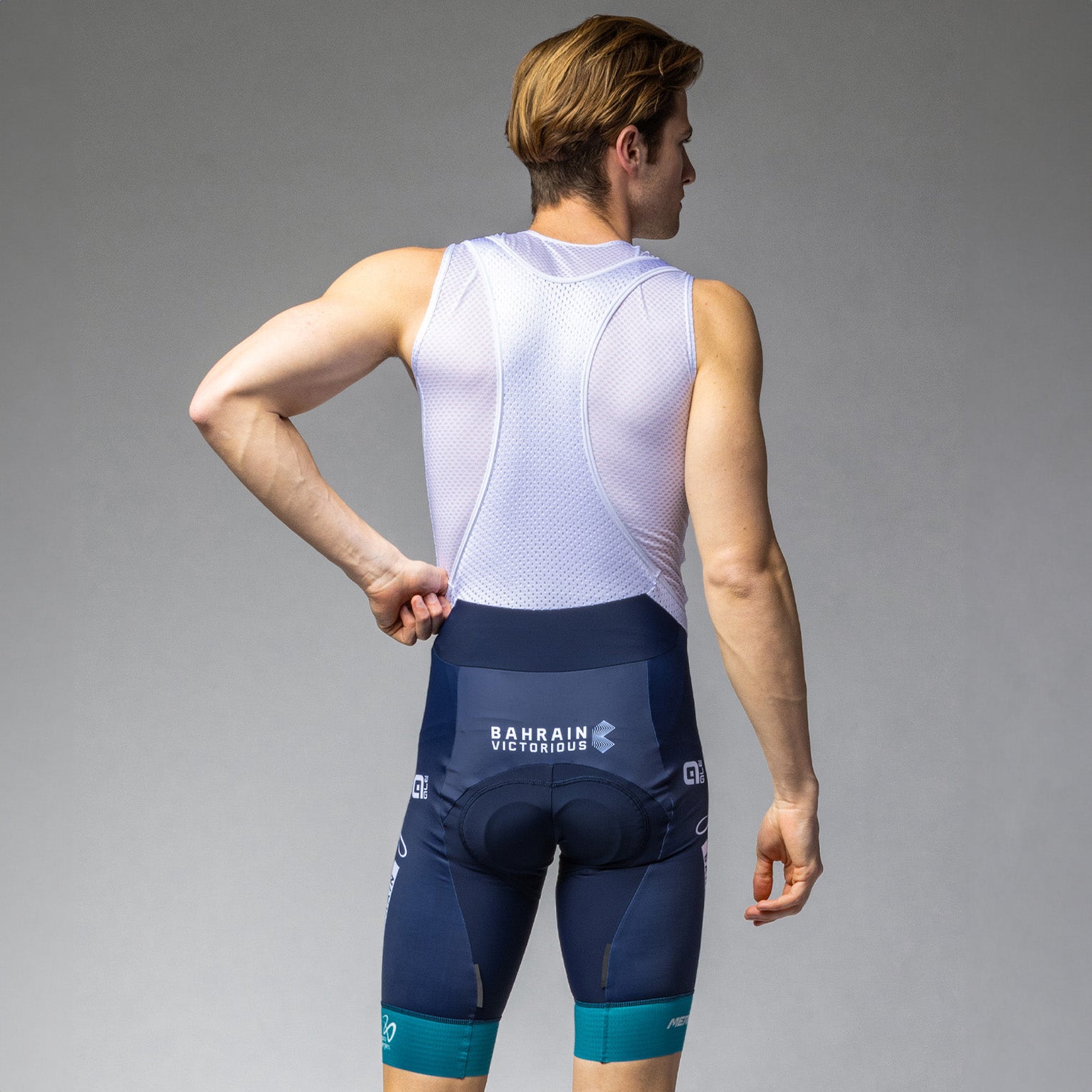 al-cycling-pantaloncino-con-bretelle-uomo-bahrain-victorious-pro-team-replica image 2