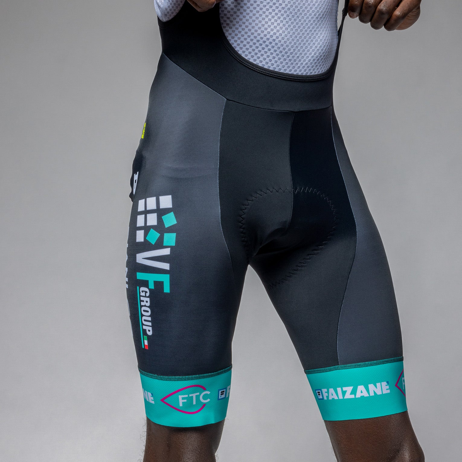 al-cycling-pantaloncino-con-bretelle-uomo-vf-group-bardiani-pro-team-replica image 3