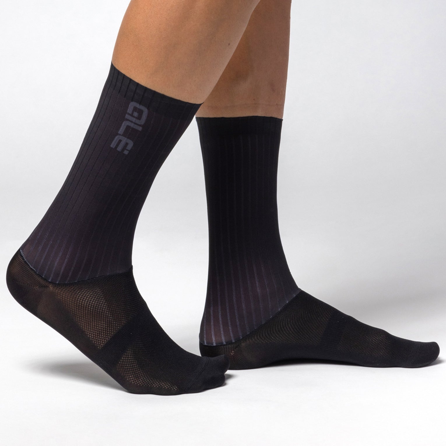 calzini-unisex-al-cycling-fluida-aerodinamici-con-grip-dots image 4
