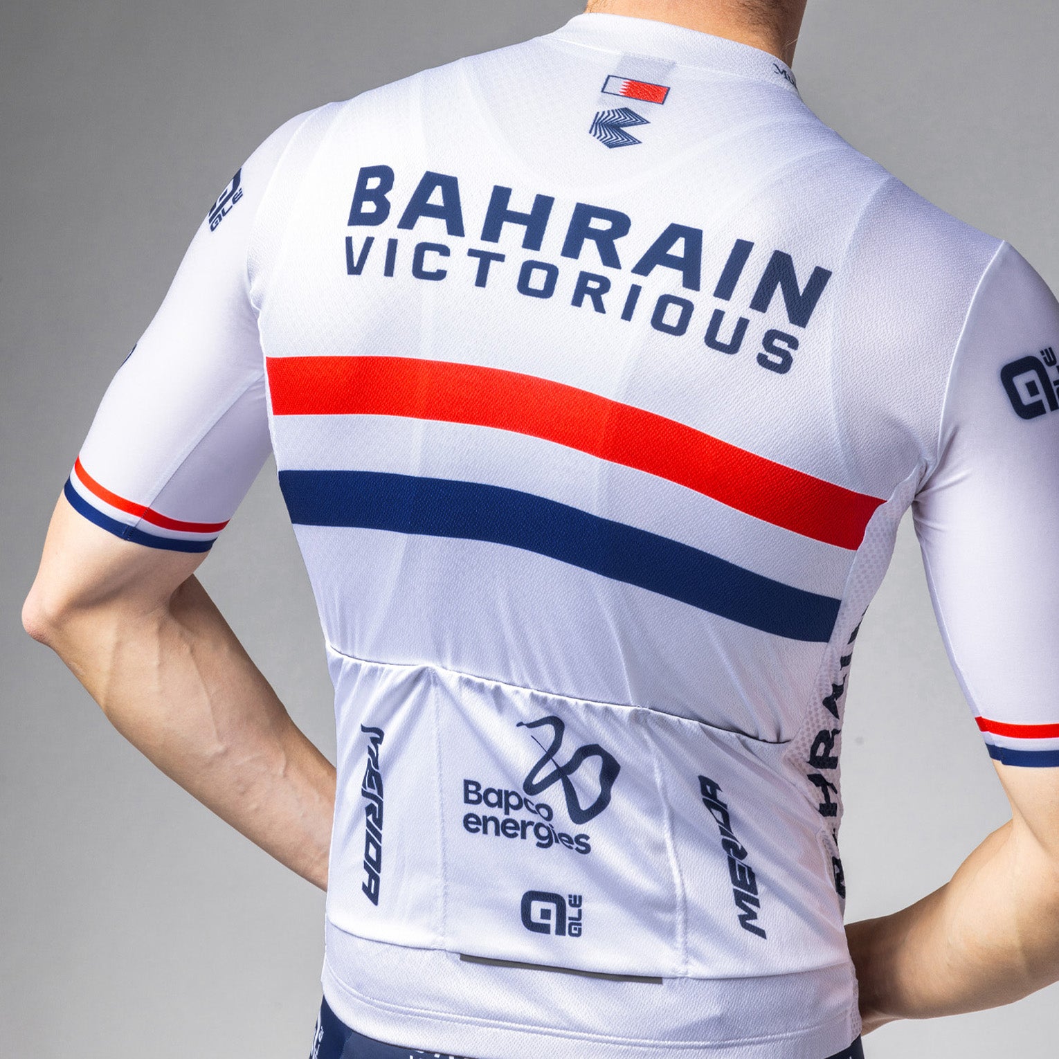 al-cycling-maglia-manica-corta-uomo-bahrain-victorious-campione-britannico image 4
