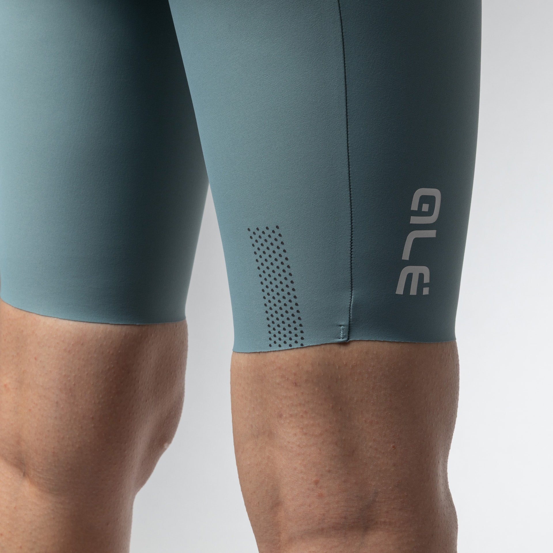 al-cycling-go-pantaloncino-con-bretelle-donna-salopette-compressione-e-upf-50 image 5